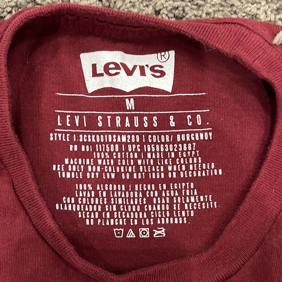 Medium Levi’s t-shirt - Picture 2 of 2